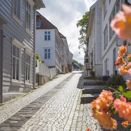 3 Min Walk To Bryggen - Spacious & Bright Apartamento